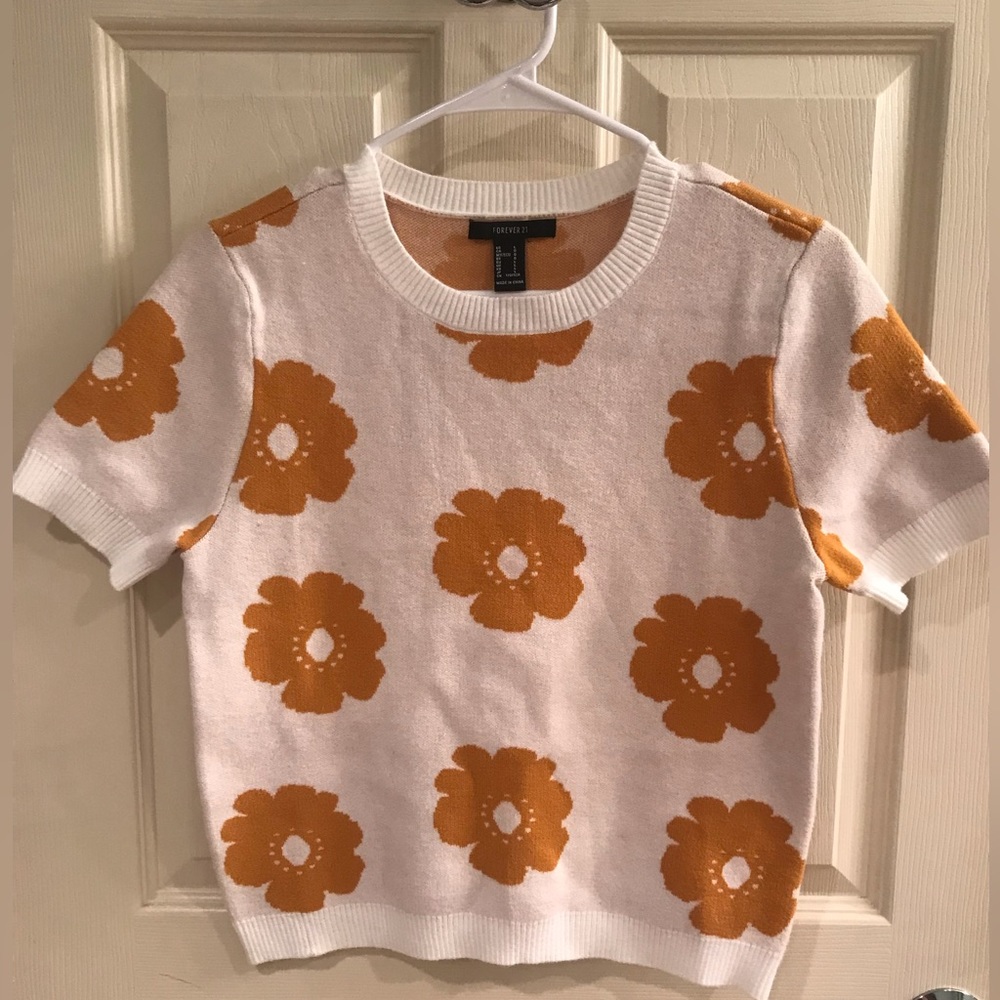 FOREVER 21 FLOWER SWEATER size large